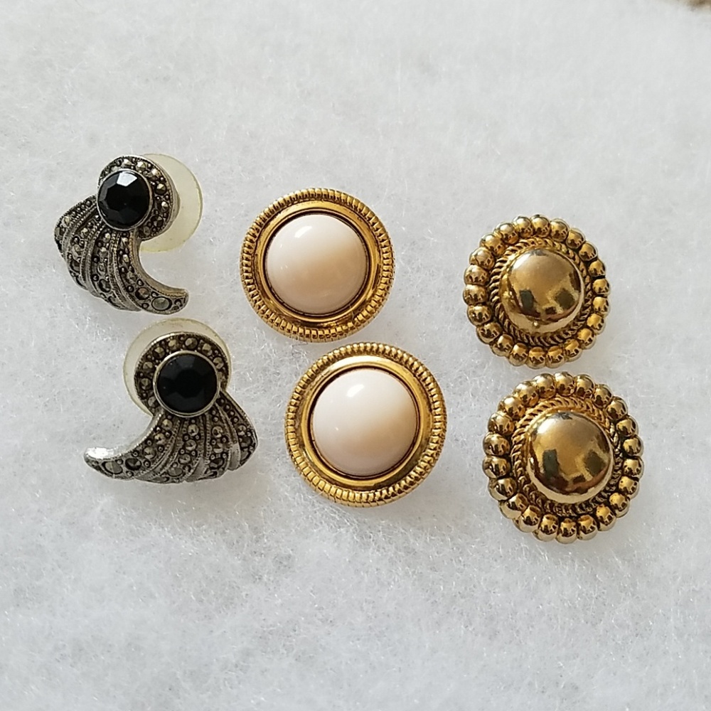 VINTAGE BUTTON EARRINGS